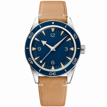 Relógio com mostrador azul e pulseira de couro bege, 41 mm