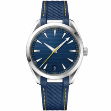 Relógio com mostrador azul de 41 mm e pulseira de borracha azul