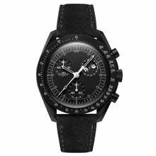 Relógio cronógrafo preto com pulseira de couro