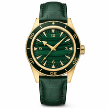 Relógio clássico com mostrador verde e caixa dourada de 41 mm