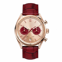Relógio social em ouro rosa com pulseira de couro vermelha
