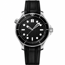 Relógio estilo mergulhador de 42 mm com mostrador preto e pulseira de borracha